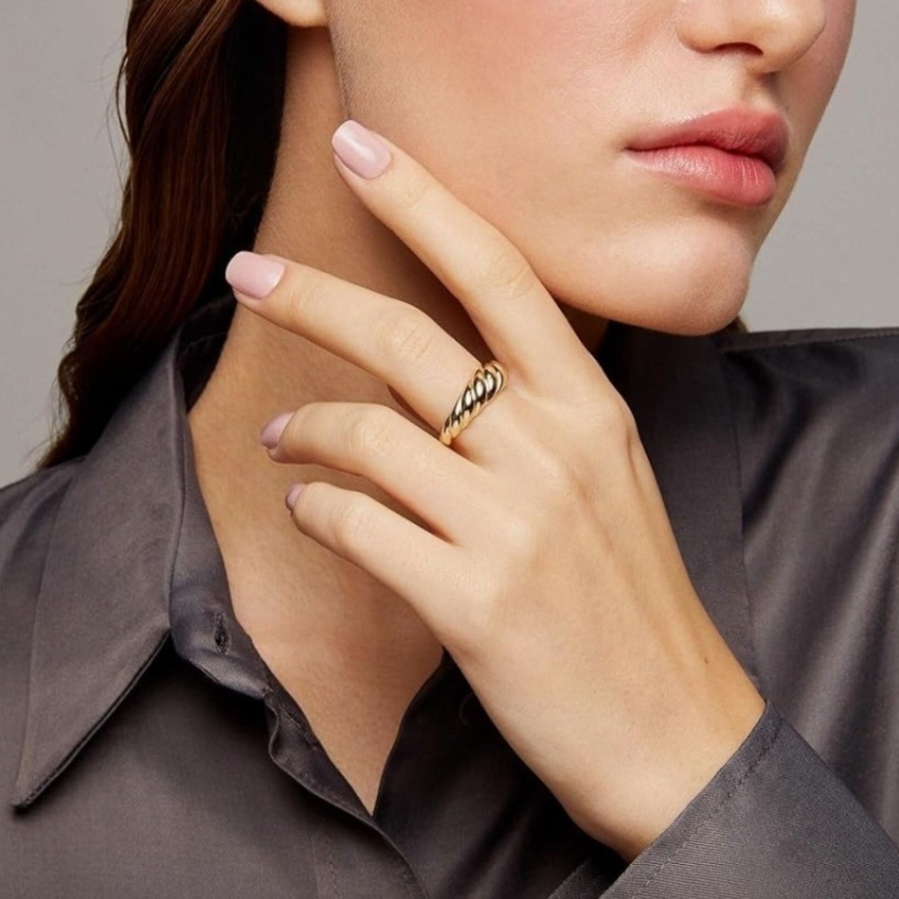 Gold Tone Twisted Croissant Dome Ring Size 9 Ribbed Statement Band Stacker Ring